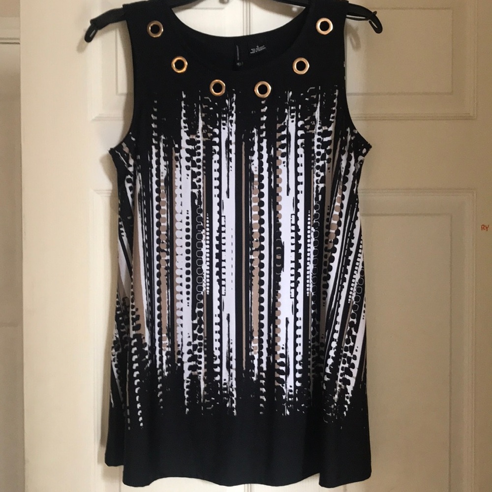 New women’s belk top size small